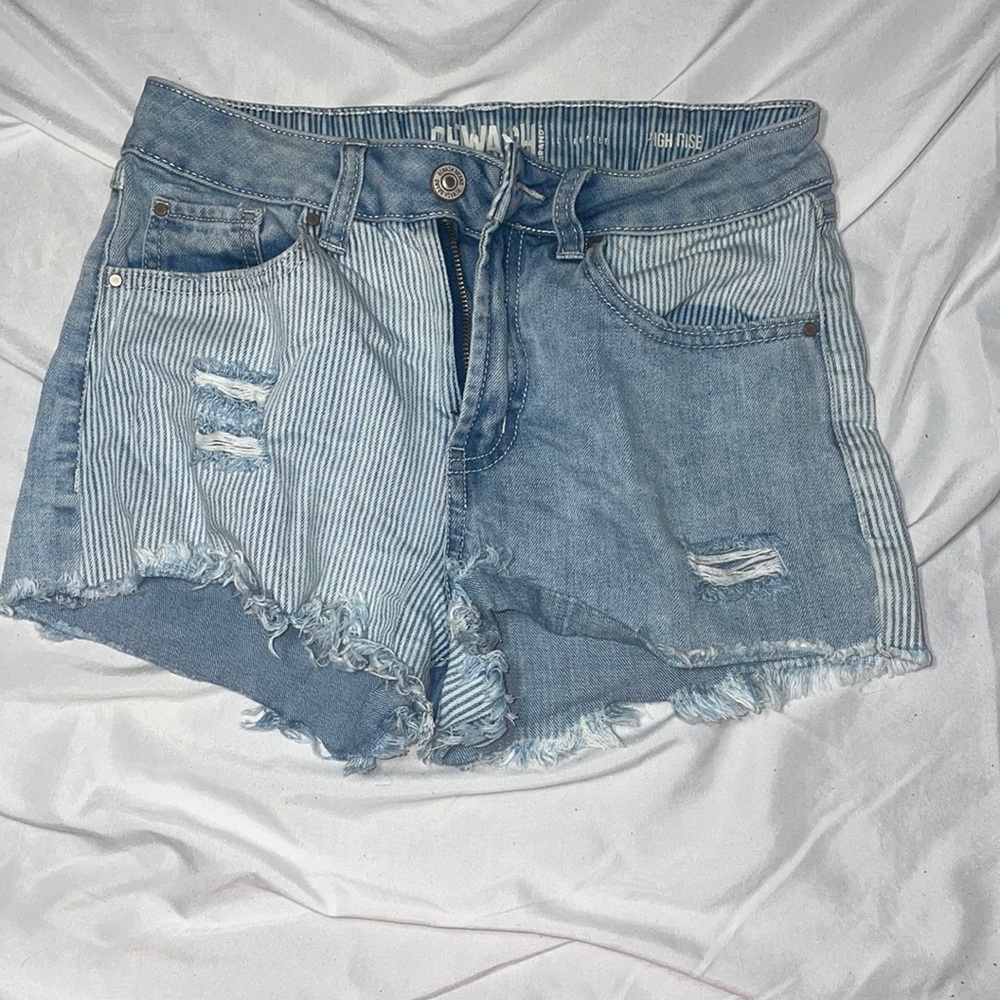 Patterned Ripped Jean Shorts. Rewash. Women's 1/25